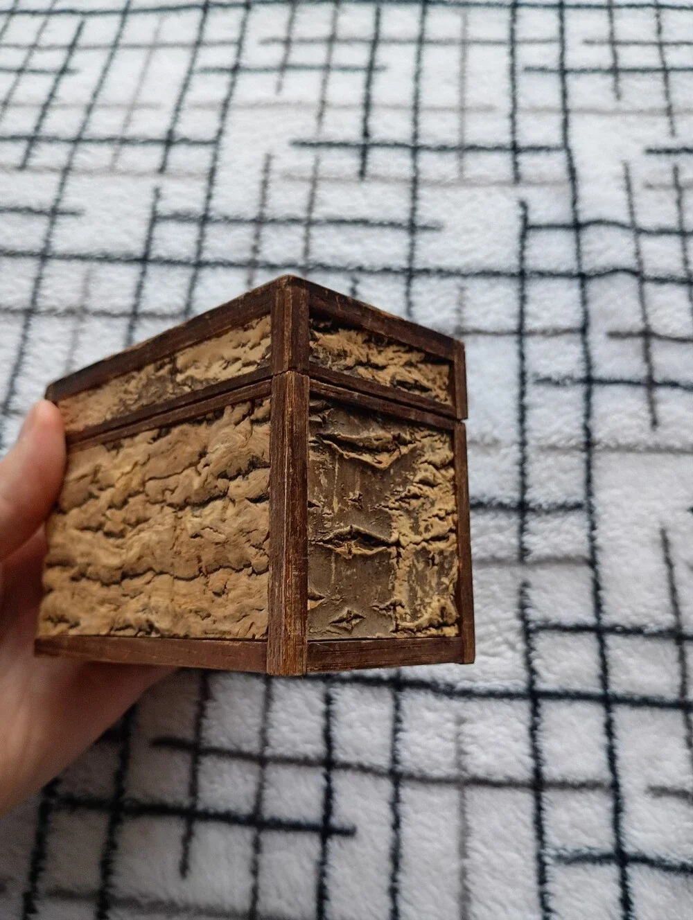 Vintage Relief Carved Wooden Trinket Box with Floral Motif